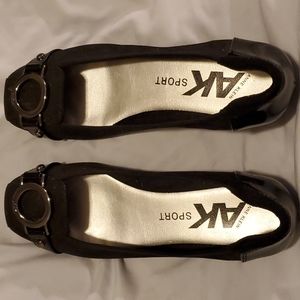 Anne Klein Women's Black Flats
